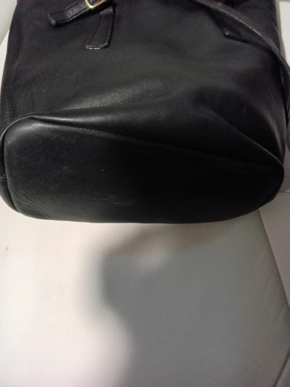 #V12 VTG Coach Legacy 9803 BBucket with Gold Buckle Accents